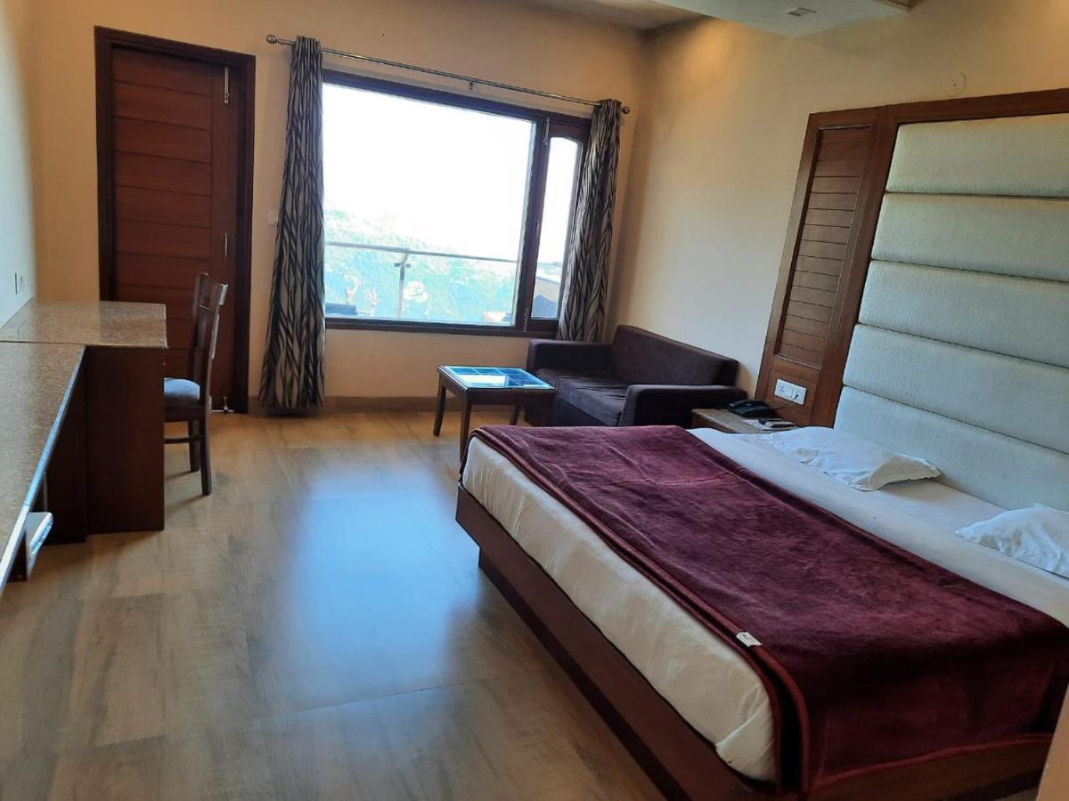 Hotel Basera Массури Экстерьер фото