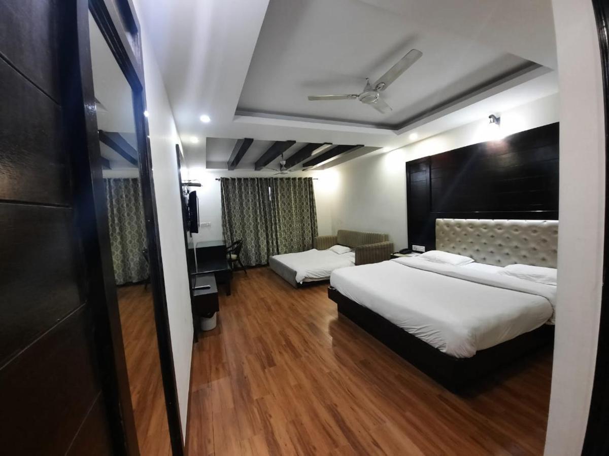 Hotel Basera Массури Экстерьер фото